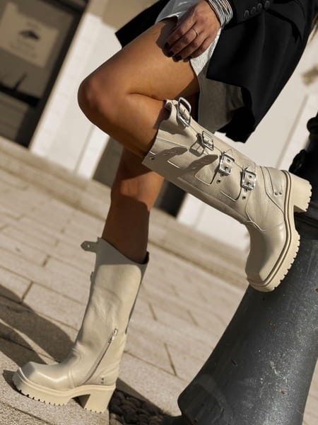 Skórzane workery na podeszwie z obcasem moto11 beż beyco