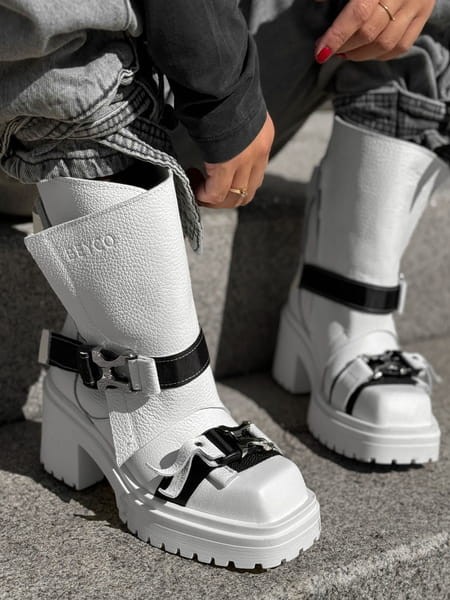 Skórzane workery na podeszwie z obcasem moto13 biały beyco