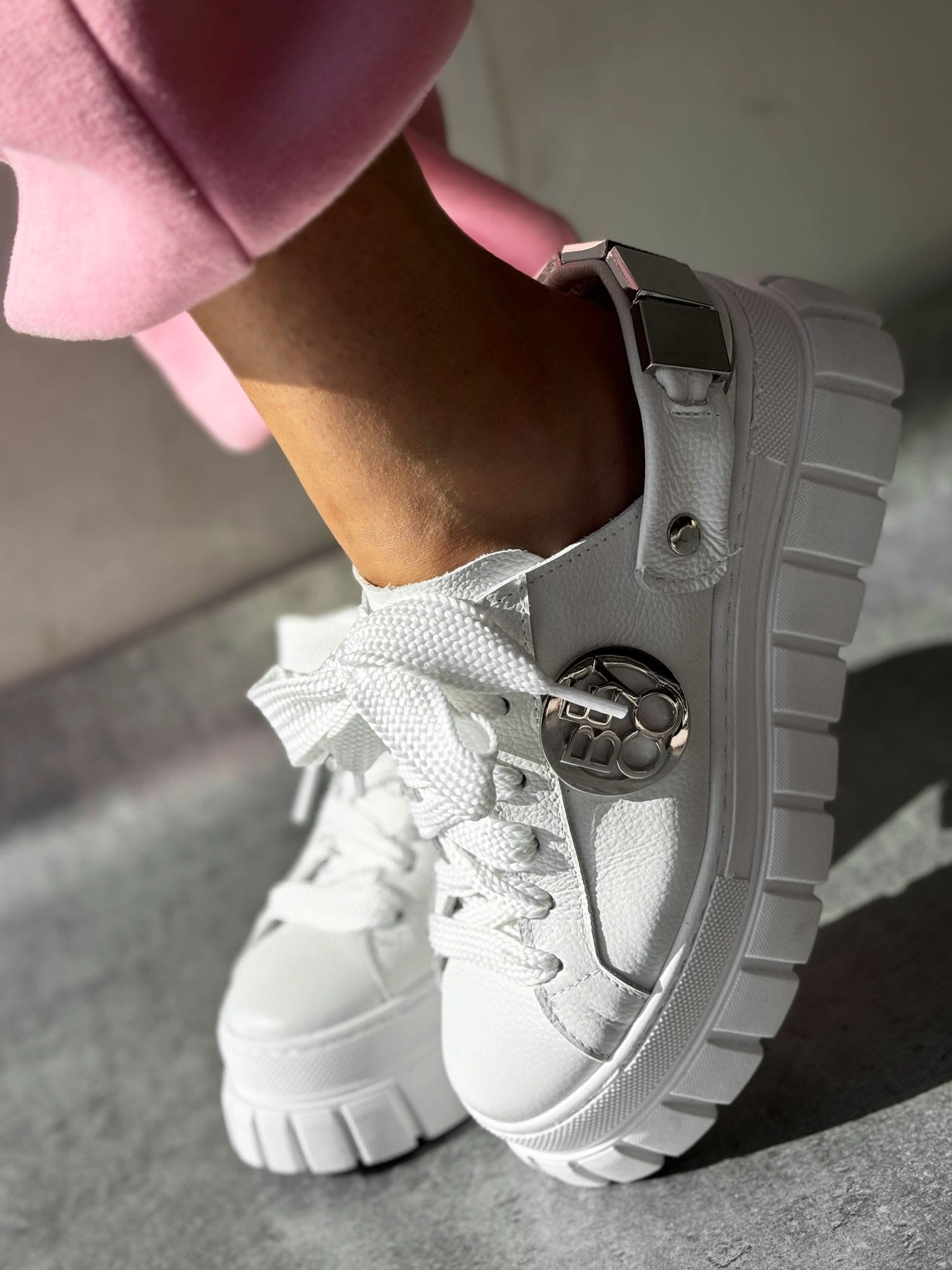 Skórzane sneakersy gruby spód sn38 biały Beyco