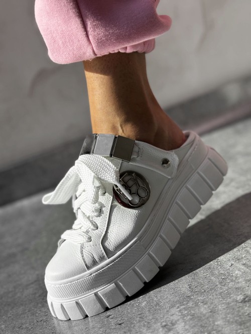 Skórzane sneakersy gruby spód sn38 biały Beyco