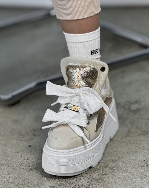 Skórzane sneakersy na grubej podeszwie sn30 beż złoto Beyco