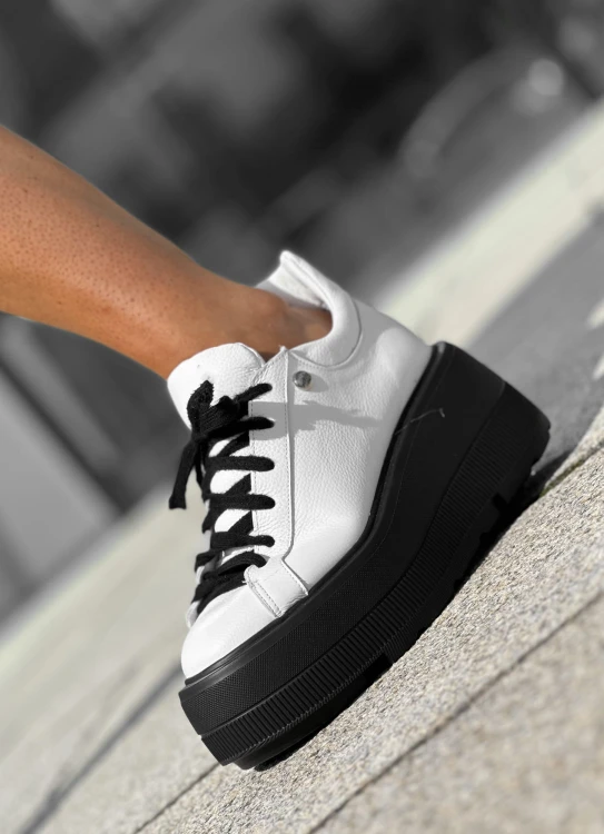 beyco sneakers damski bialy czarny gruby spod skora naturalna 888.jpg