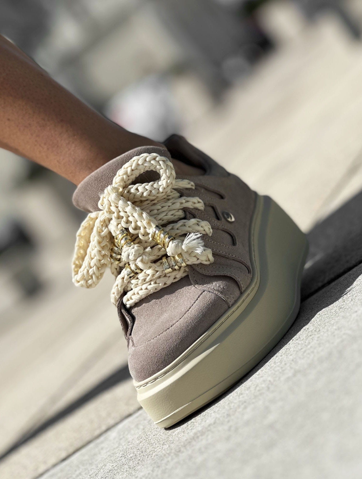 Skórzane sneakersy na grubej podeszwie sn6 Cappuccino Beyco