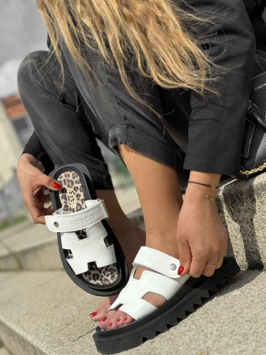 beyco sandaly klapki bialy gruby spod skora naturalna 2001.jpg