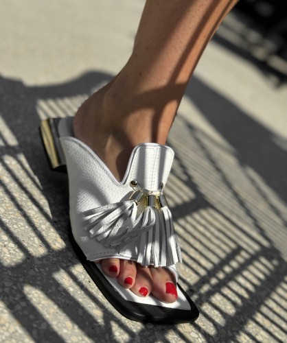 beyco sandaly klapki bialy niski obcasskora naturalna 2106.jpg