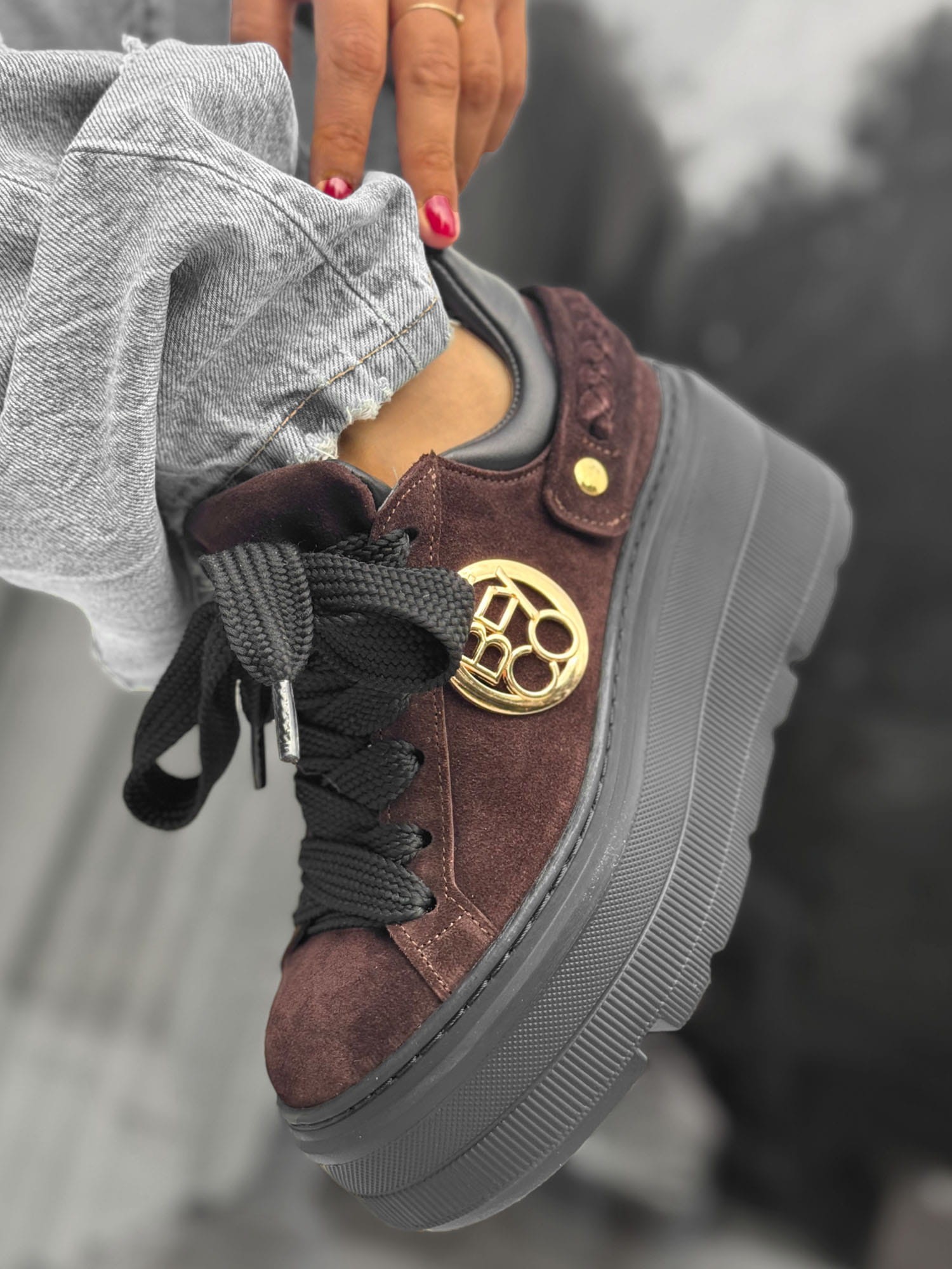 Skórzane sneakersy na grubej podeszwie sn61 brąz Beyco 