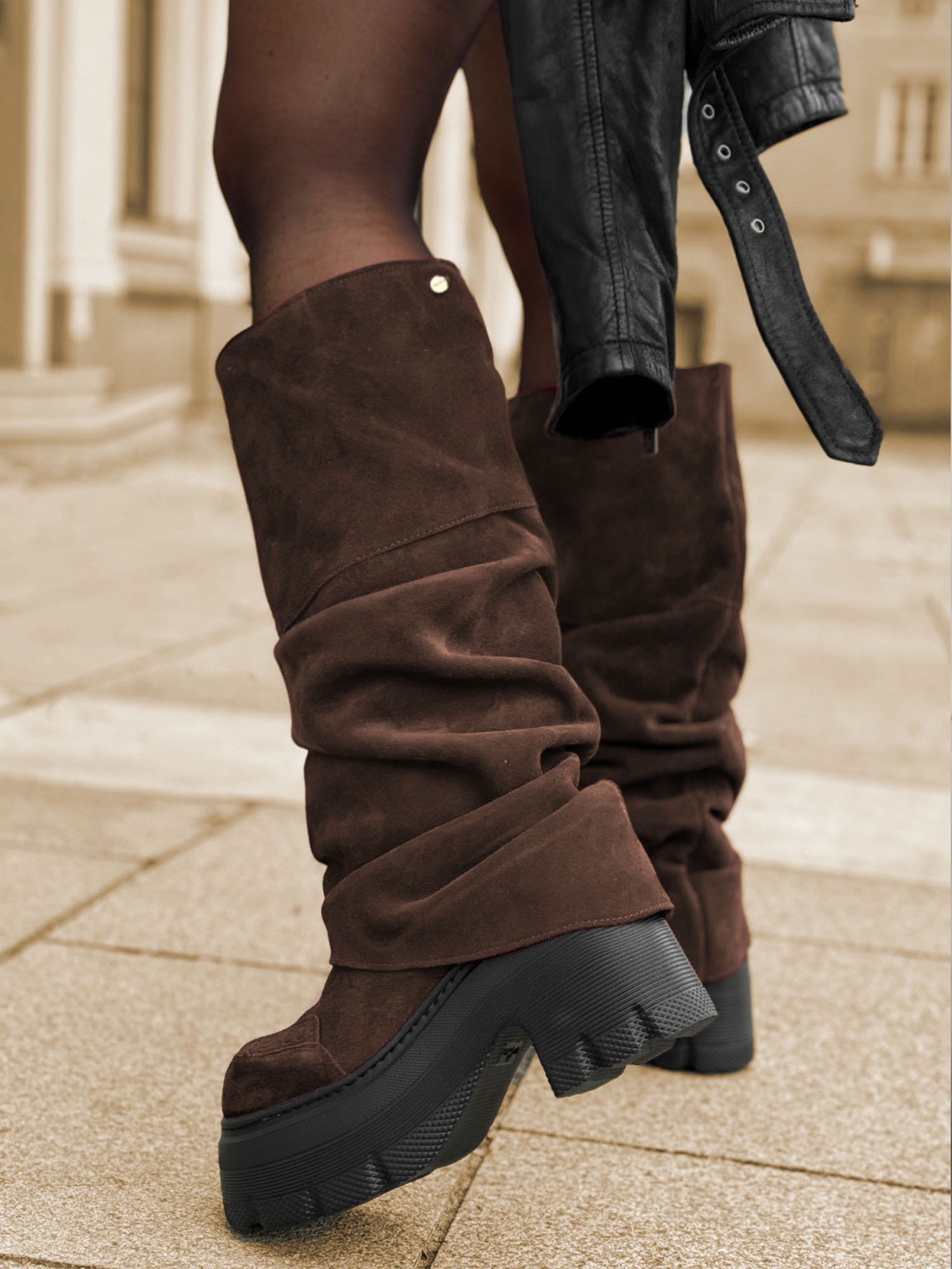 Skórzane kozaki z cholewą na grubej podeszwie ital15 ciemny brąz beyco