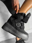 Skórzane sneakersy kryty klin 24-6 czarny zamsz Beyco