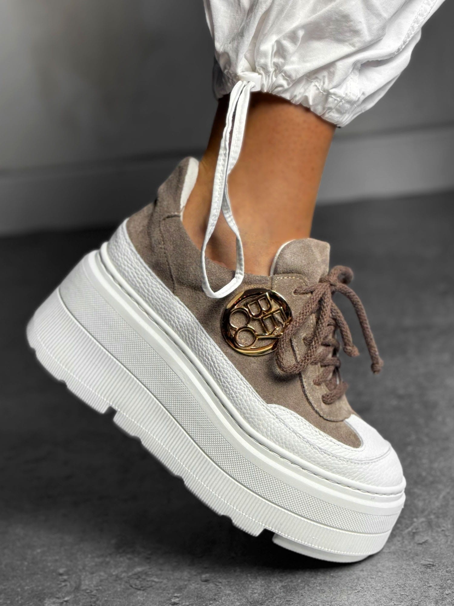 Skórzane sneakersy 24-4 cappuccino Beyco