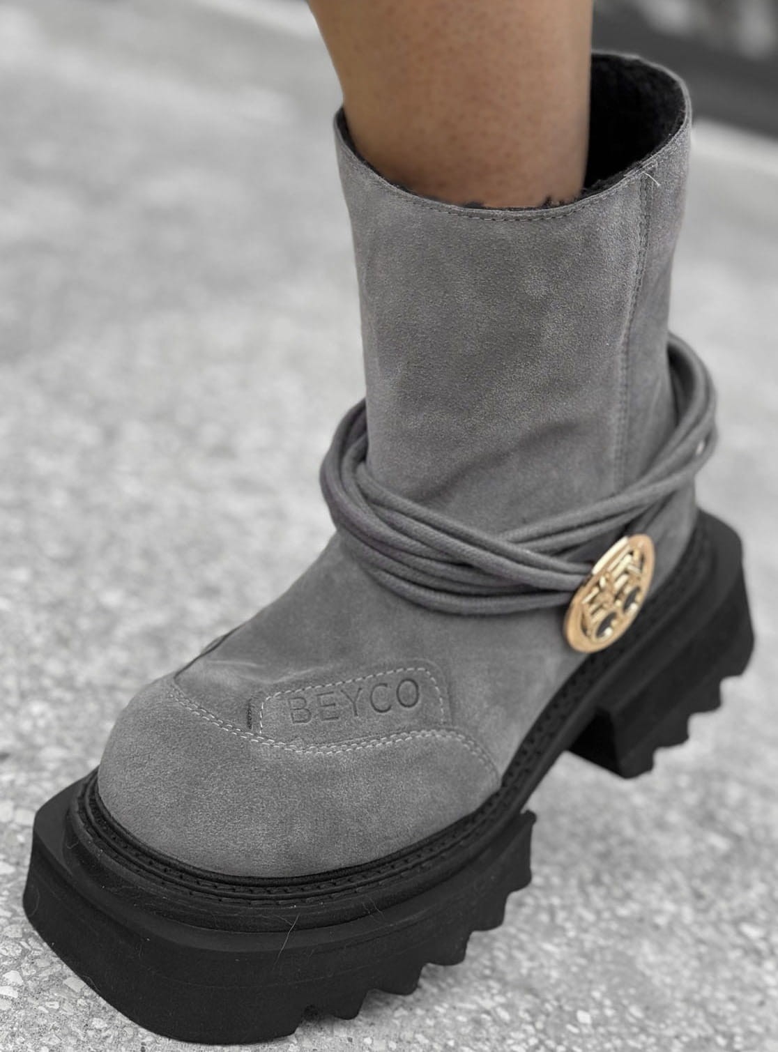 Skórzane botki z cholewą na grubej podeszwie 24-1 ocieplone szare beyco 