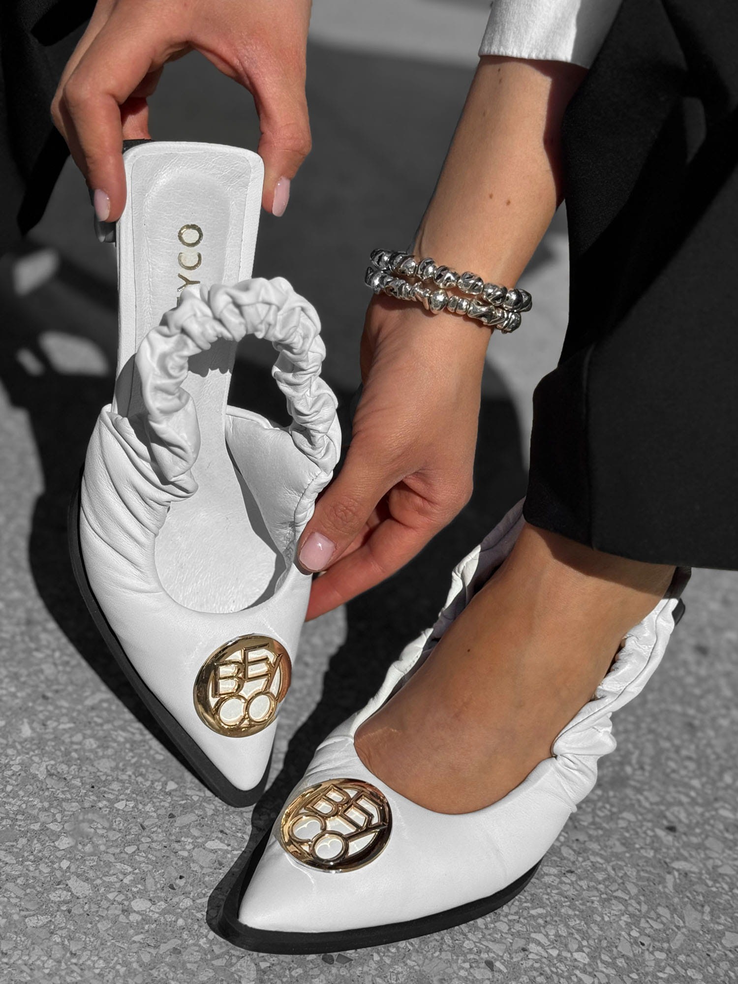 Skórzane sandały niski obcas 25-6 biały Beyco