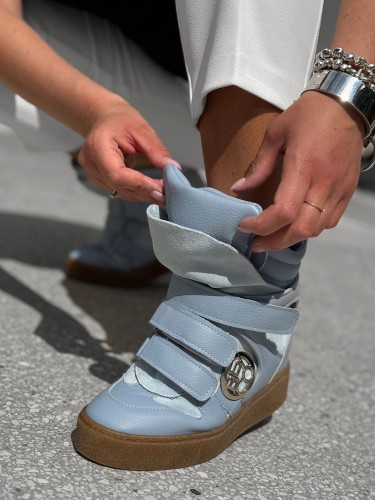 Skórzane sneakersy kryty klin 24-6 S niebieskie Beyco  