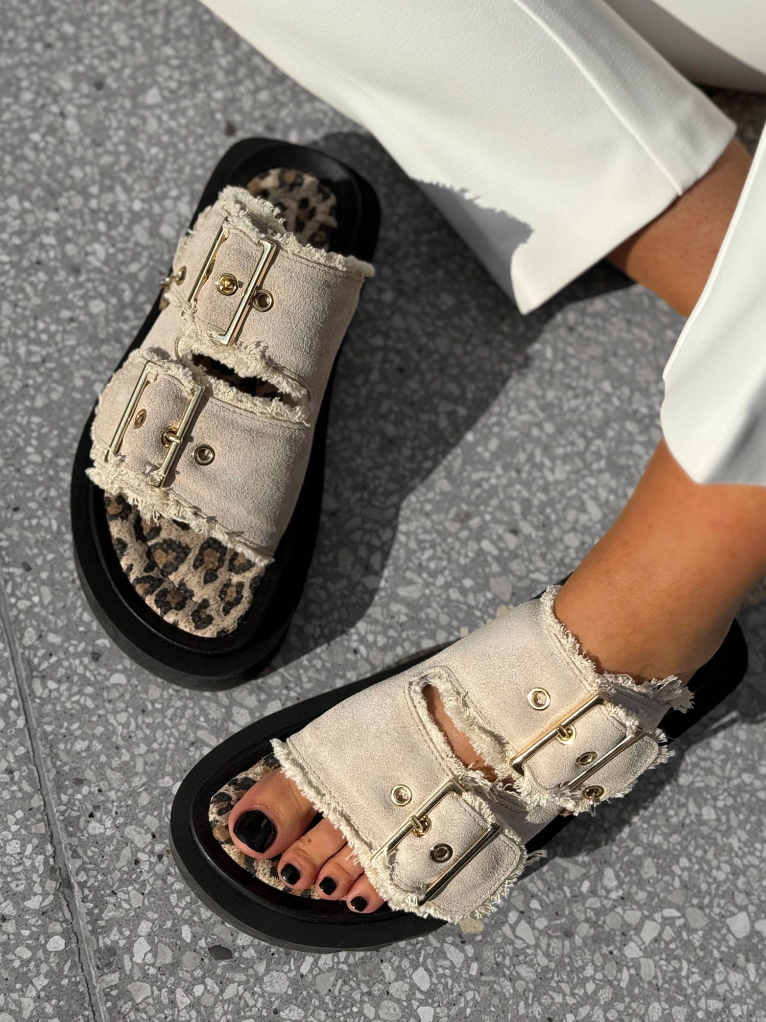 Skórzane sandały klapki gruby spód 25-12 beż len Beyco