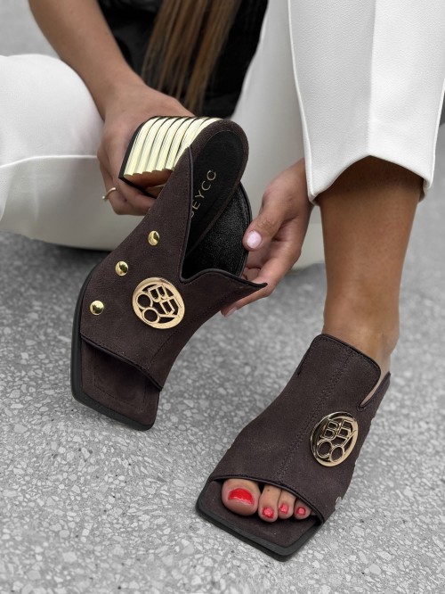 Skórzane sandały klapki obcas 25-11 lg brąz Beyco