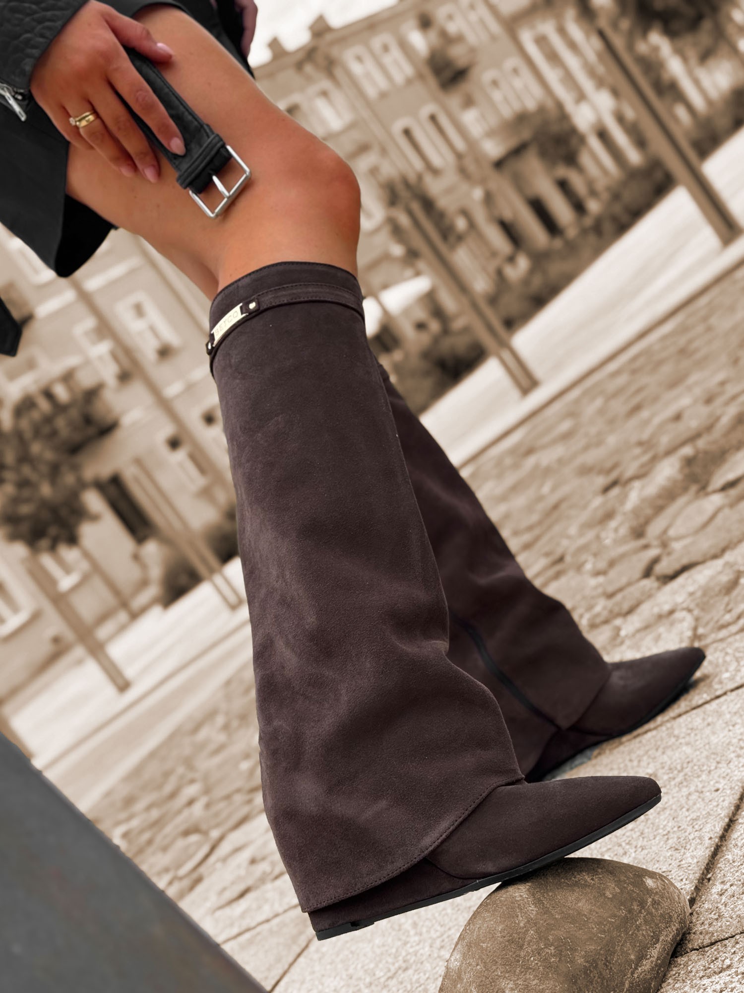 Skórzane kozaki na koturnie klinie giv brąz Beyco 