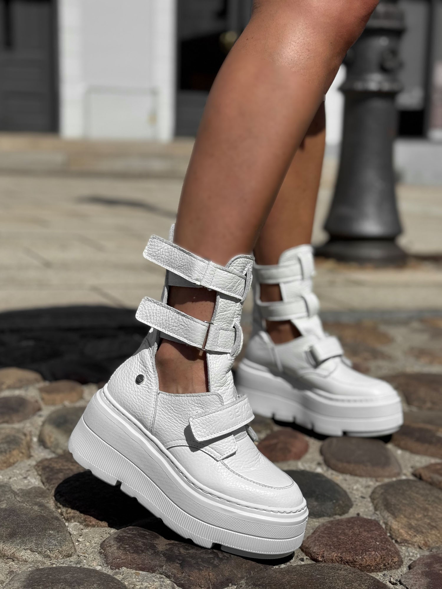 Skórzane sneakersy  25-1 uk biały Beyco