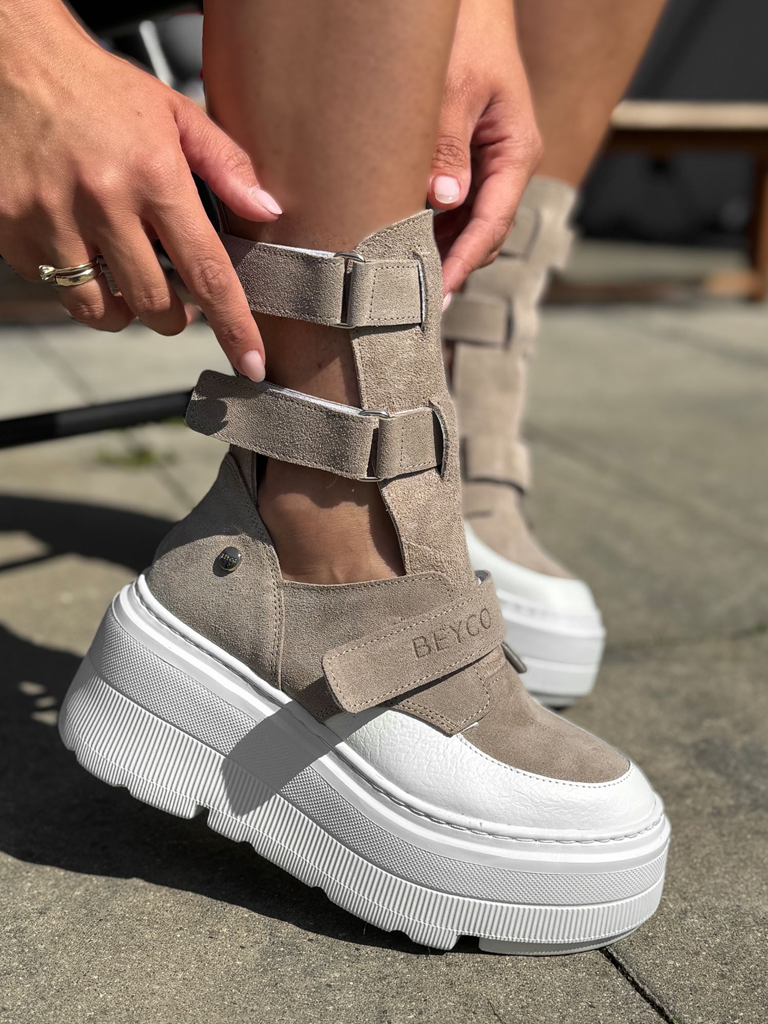 Skórzane sneakersy 25-1 uk cappuccino Beyco 