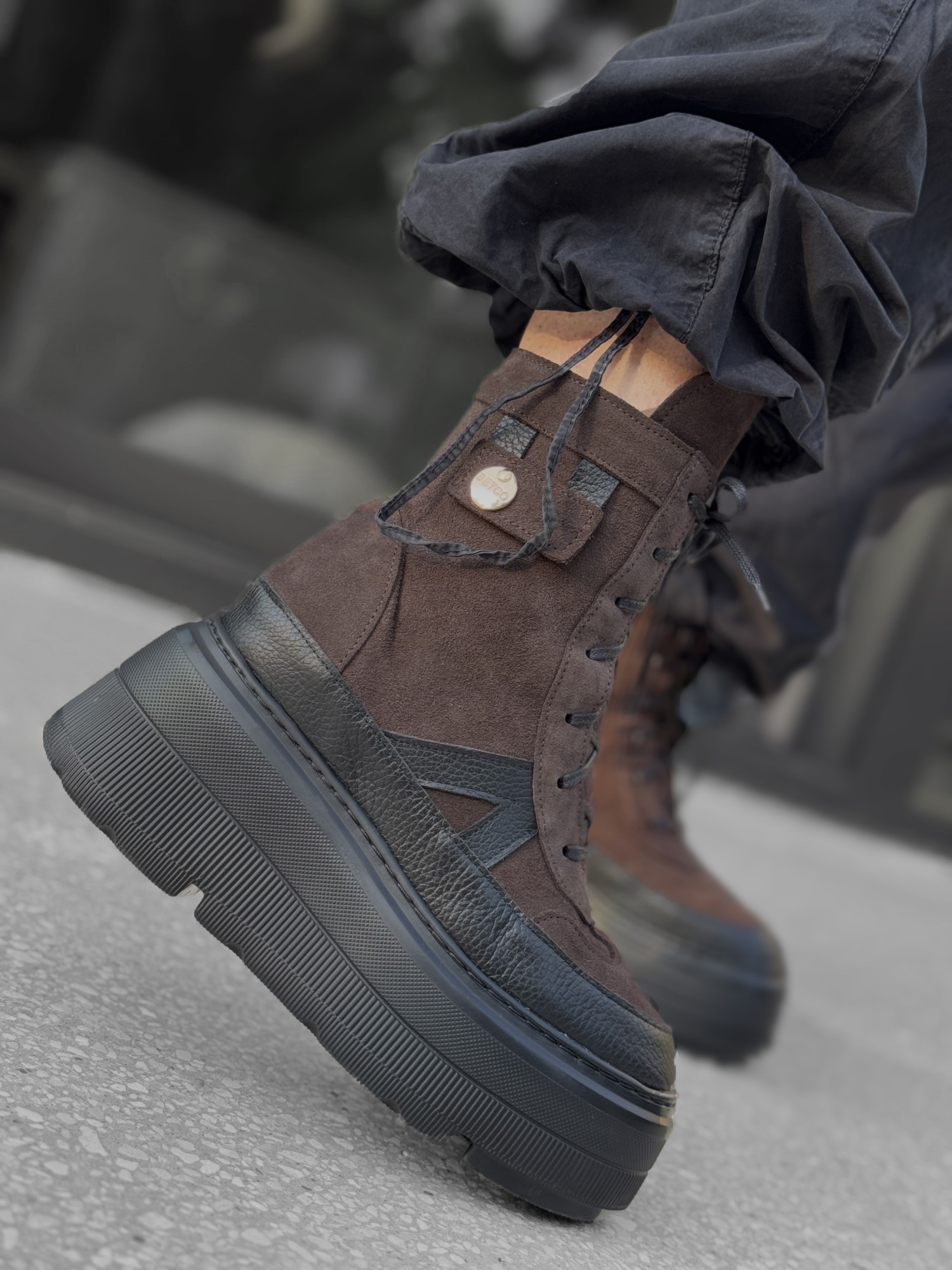 Skórzane sneakersy kryty klin 24-7 brąz