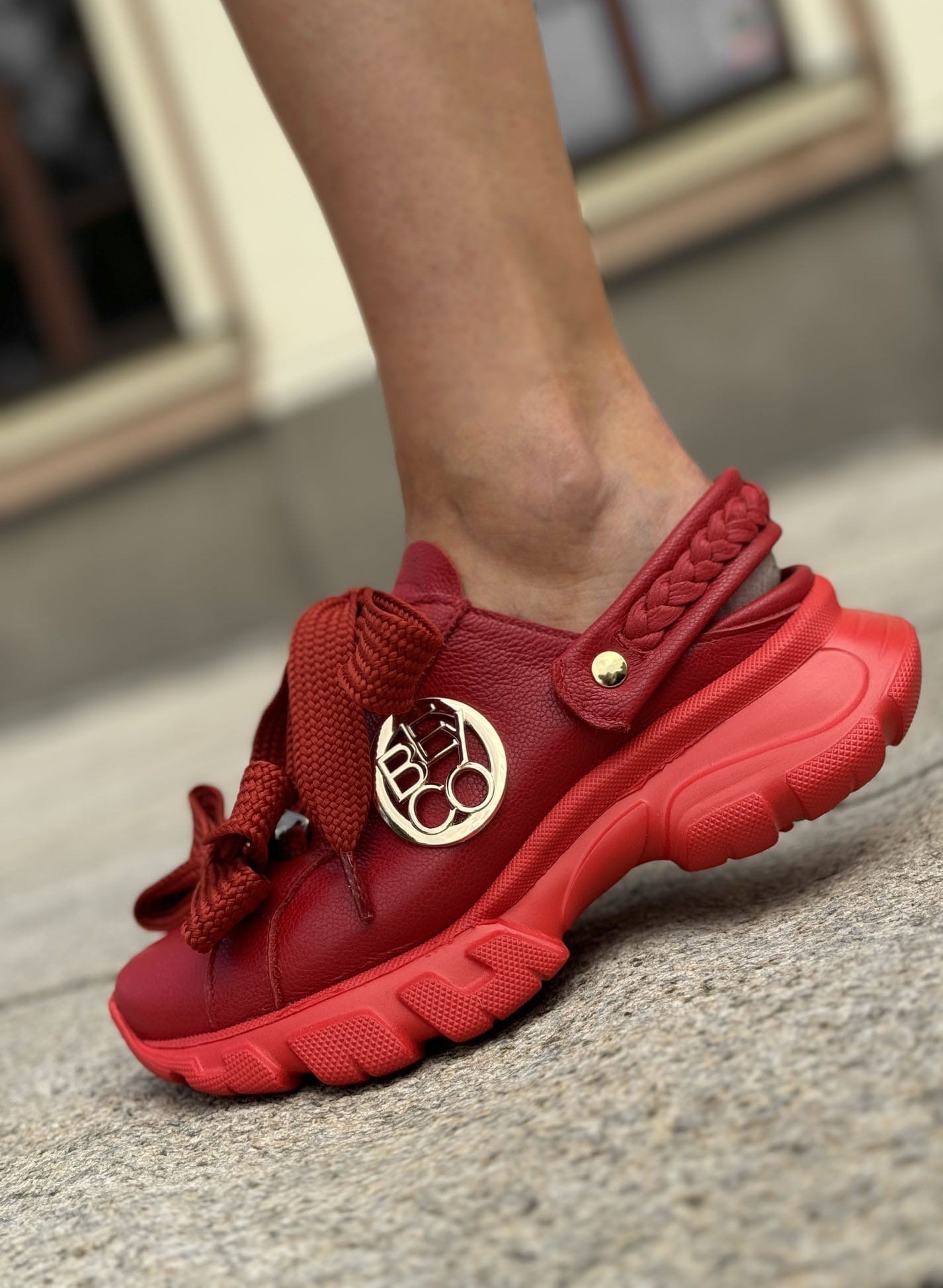 Skórzane sneakersy niski spód sn10 czerwony Beyco