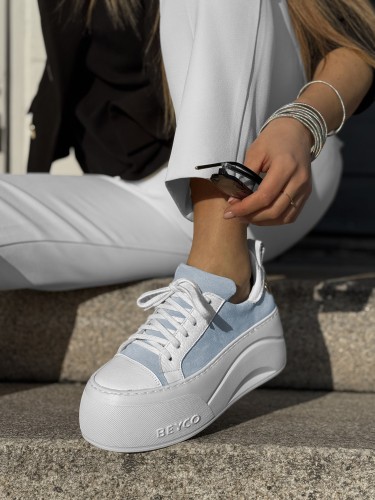 Skórzane sneakersy na grubym spodzie z logo Beyco błękit 25-26