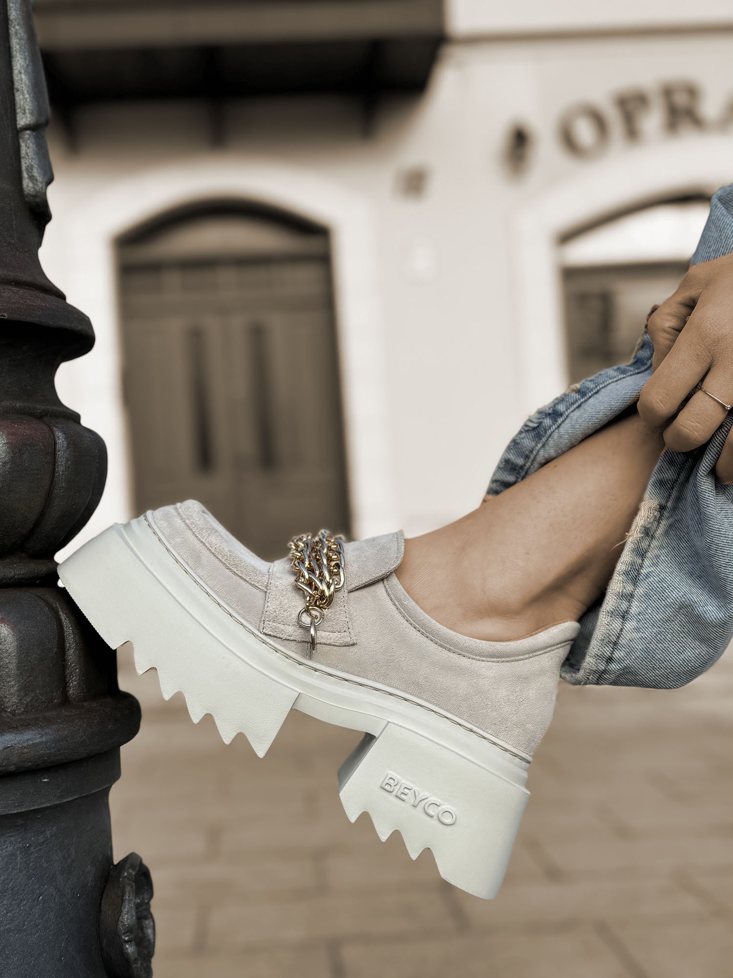 Skórzane mokasyny na grubym spodzie 26-2 beż