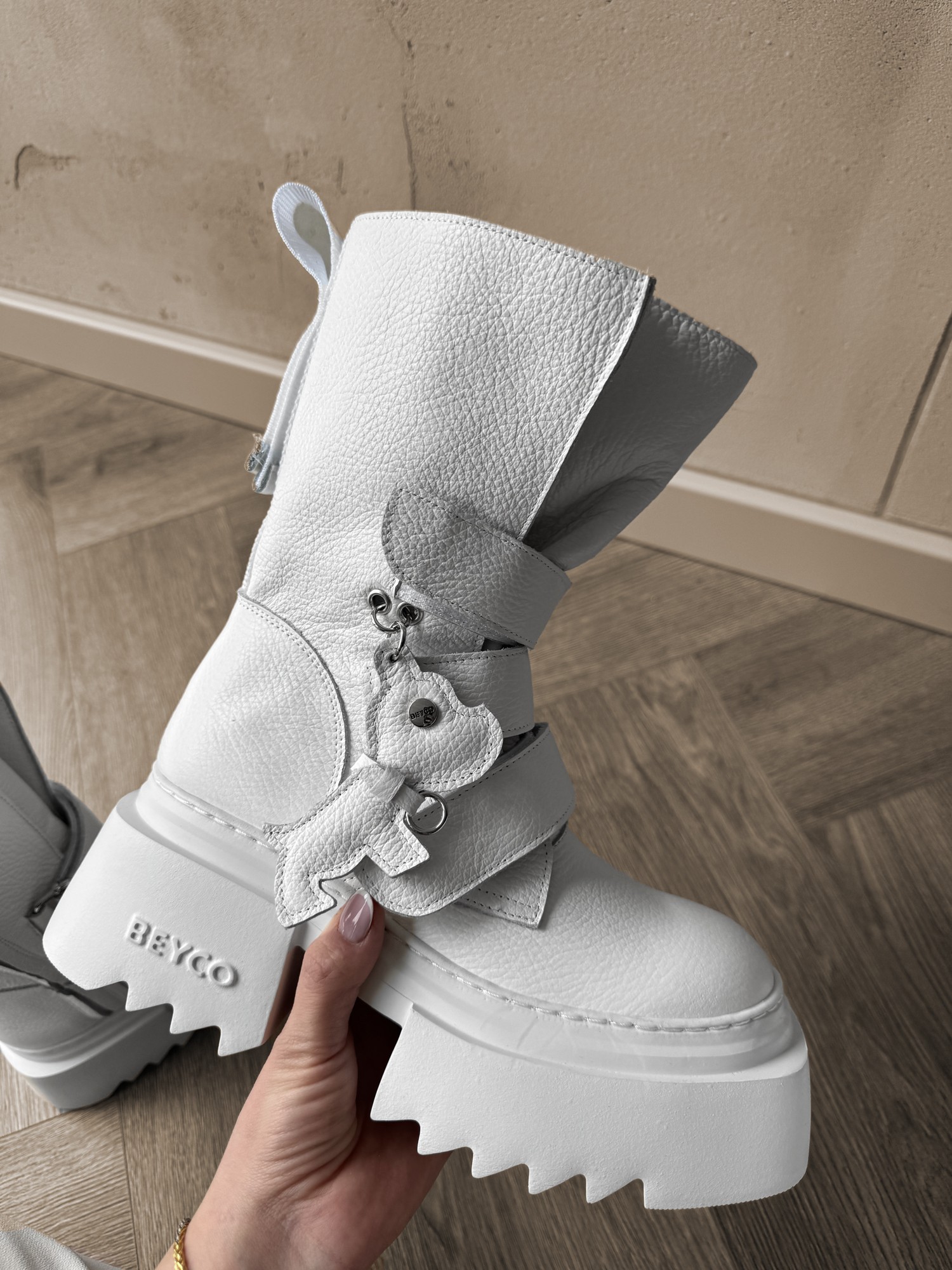 Skórzane workery  25-41 białe Beyco 