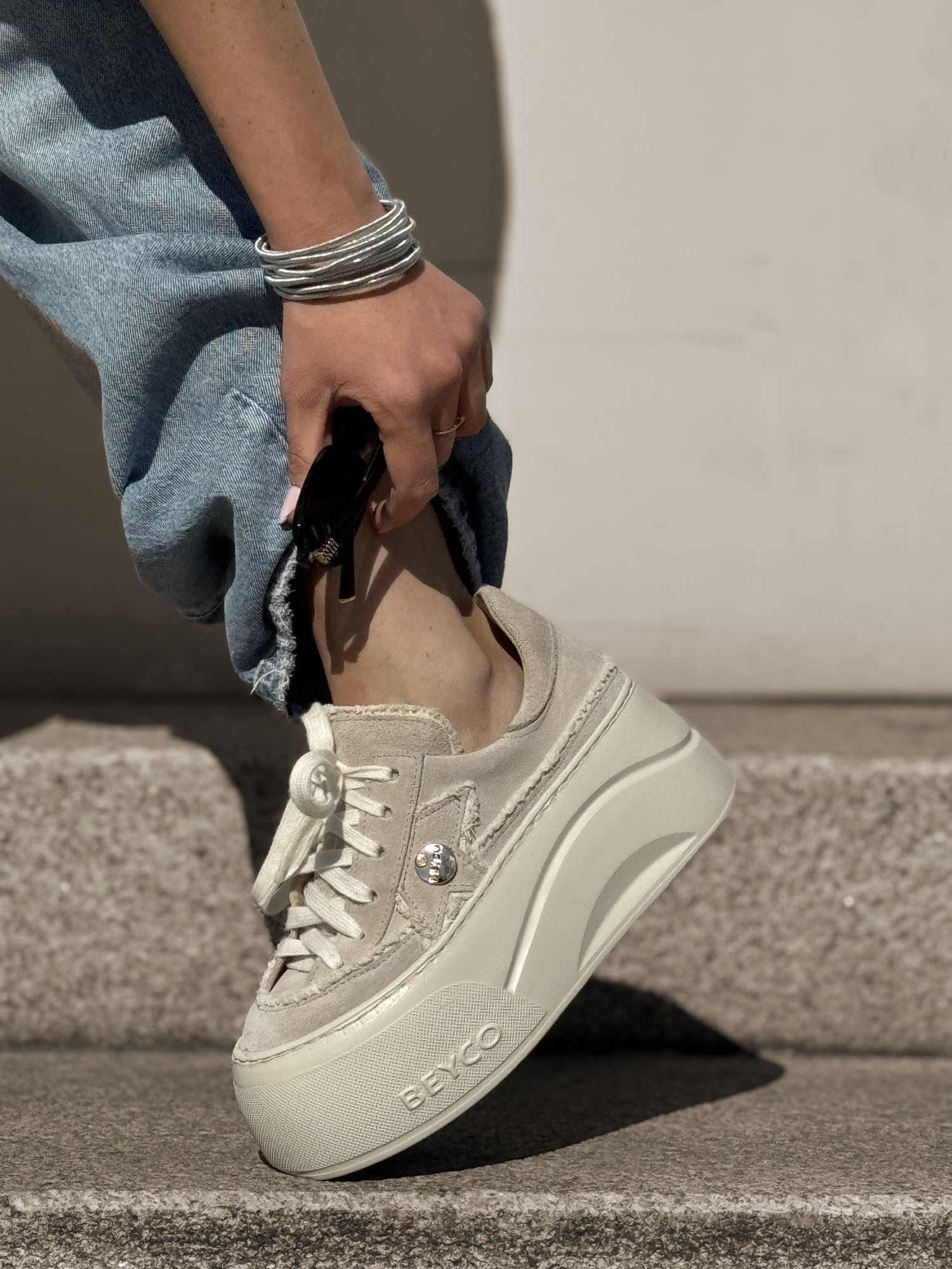 Skórzane sneakersy z lnem Beyco beż 26-5