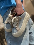 Skórzane sneakersy klapki na klinie 26-9 niebieski