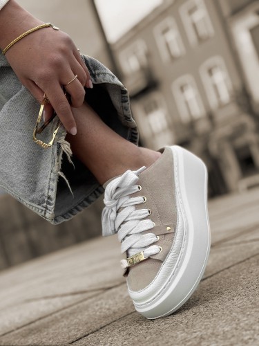 Skórzane sneakersy klapki 26-10 beż