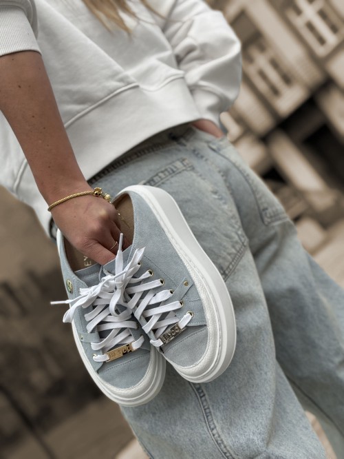 Skórzane sneakersy klapki 26-10 niebieski