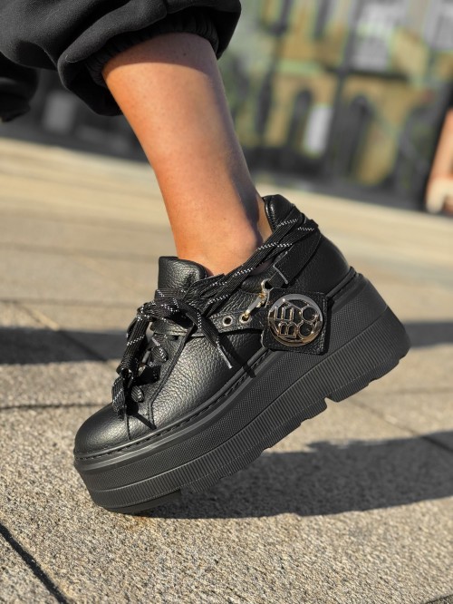 Skórzane sneakersy gruby spód sn52uk czarny Beyco 