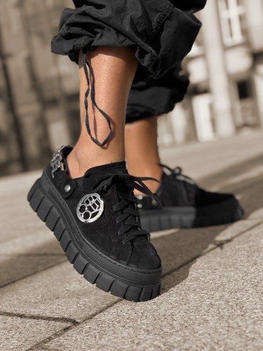 Skórzane sneakersy gruby spód sn38 czarny Beyco 